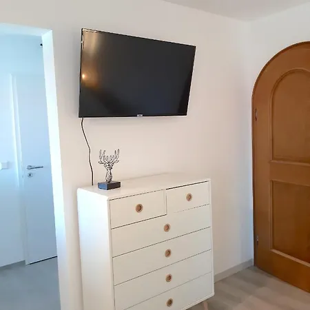 Ferienwohnung Mit Kleinem Tegernseeblick - Fur Die Kleine Auszeit Zu Zweit *