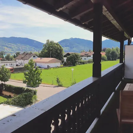 Ferienwohnung Mit Kleinem Tegernseeblick - Fur Die Kleine Auszeit Zu Zweit バート・ウィーゼ